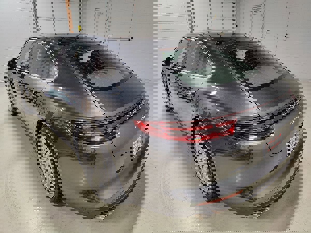 Used 2018 Porsche Panamera 4S image 23