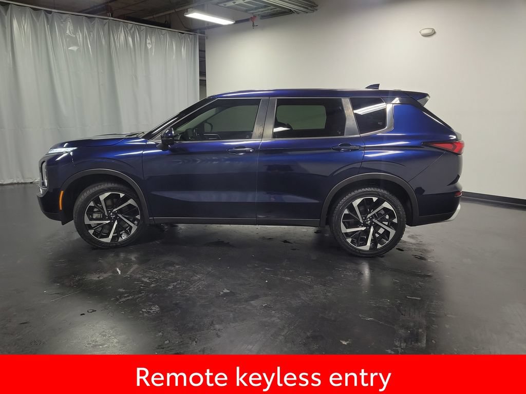 Used 2024 Mitsubishi Outlander SE AWD/4WD image 5