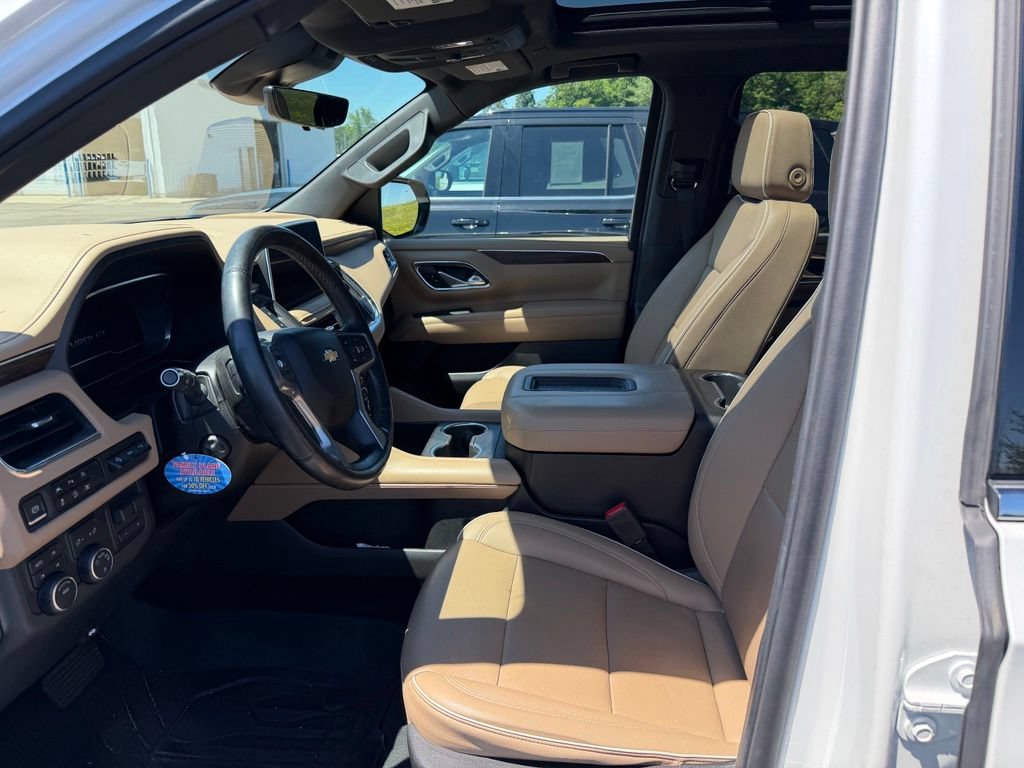 Used 2024 Chevrolet Suburban Premier AWD/4WD image 13