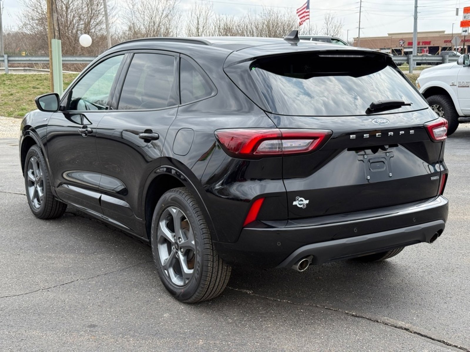 Used 2024 Ford Escape ST-Line Select w/ Tech Pack #1 AWD/4WD image 6