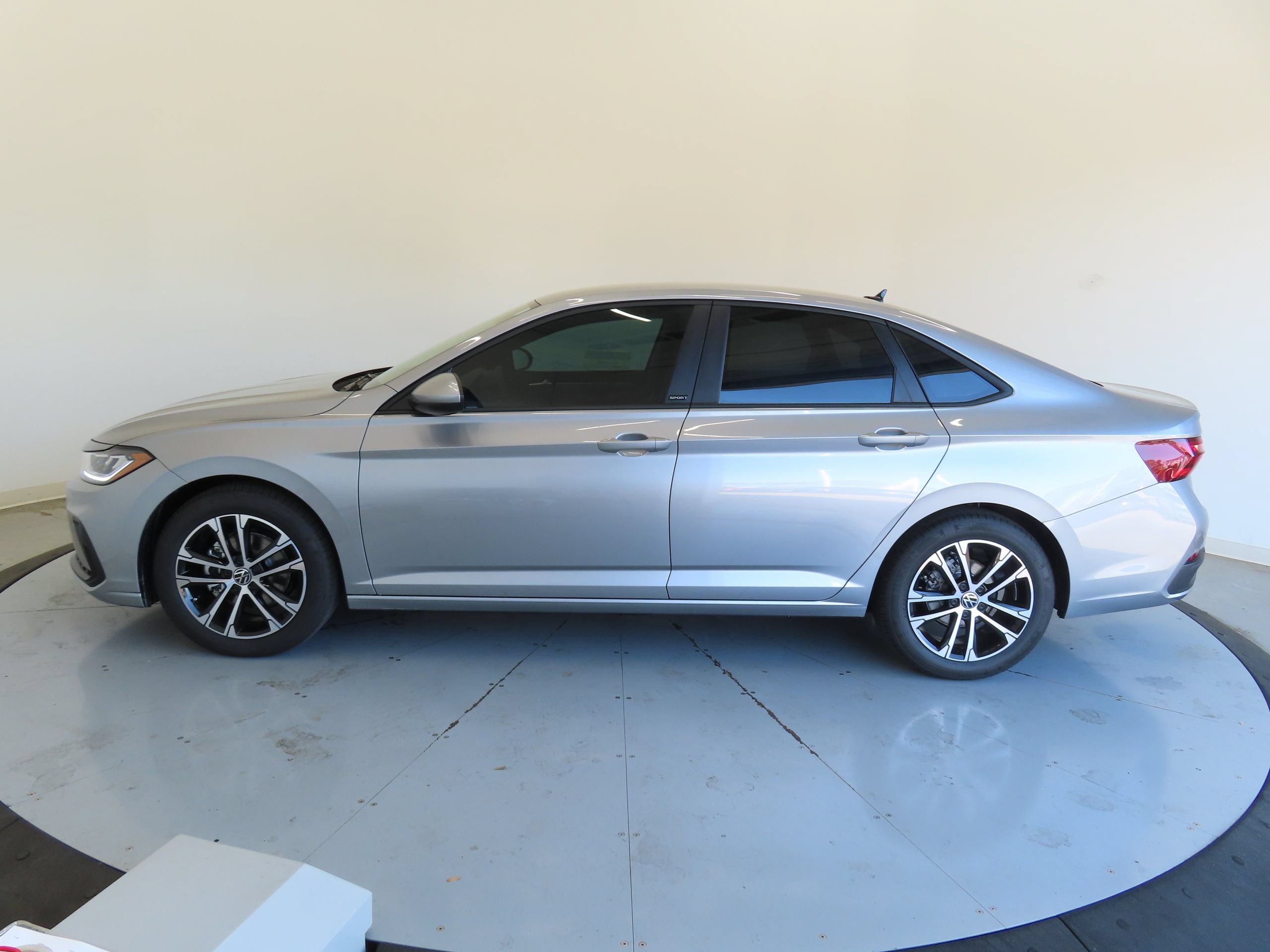 New 2026 Volkswagen Jetta Sport FWD image 7