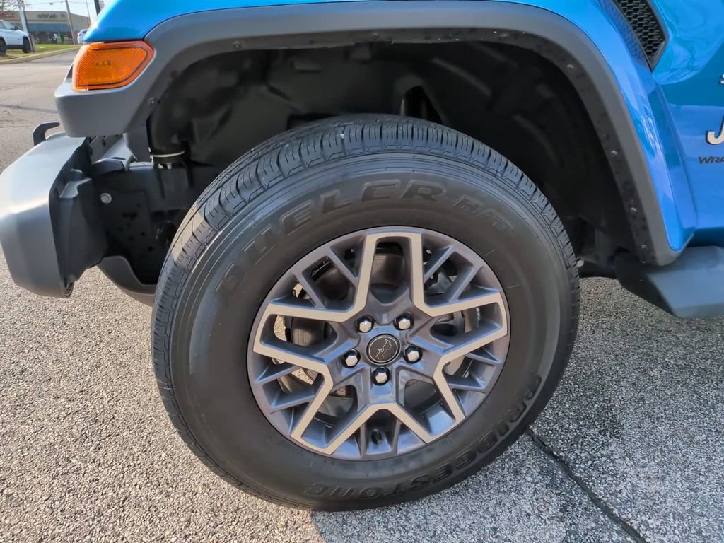 Used 2024 Jeep Wrangler Sahara w/ Technology Group image 18