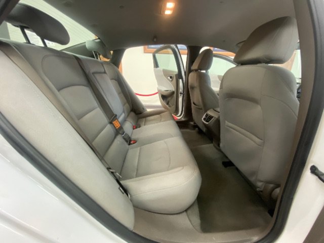 Used 2022 Chevrolet Malibu LT FWD image 18