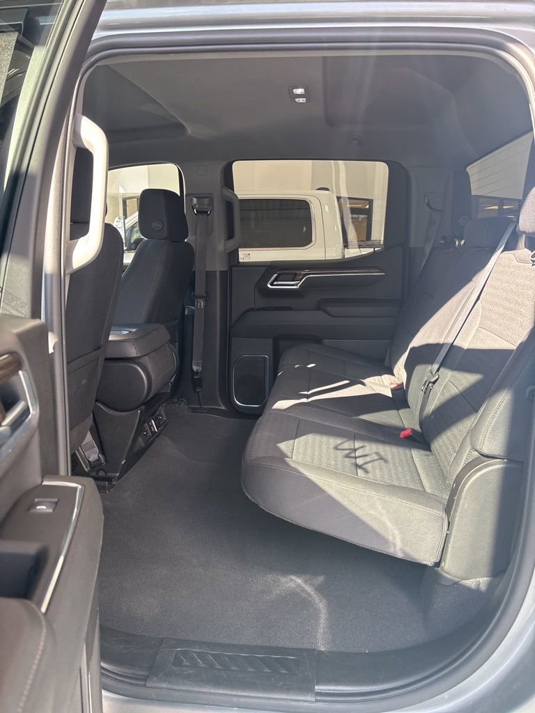Used 2025 Chevrolet Silverado 1500 LT image 10