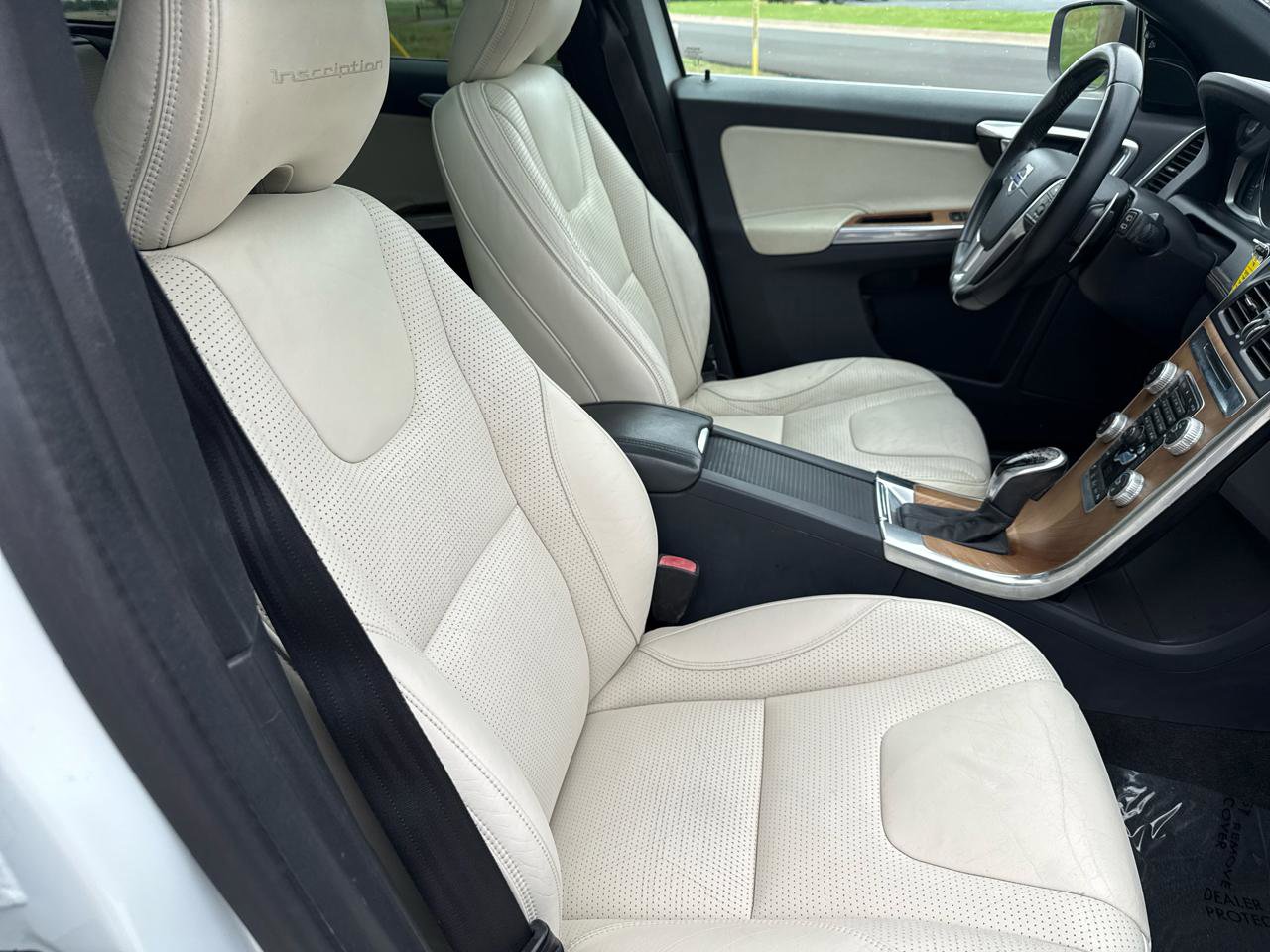 Used 2015 Volvo XC60 T6 Platinum w/ Inscription Package AWD/4WD image 50