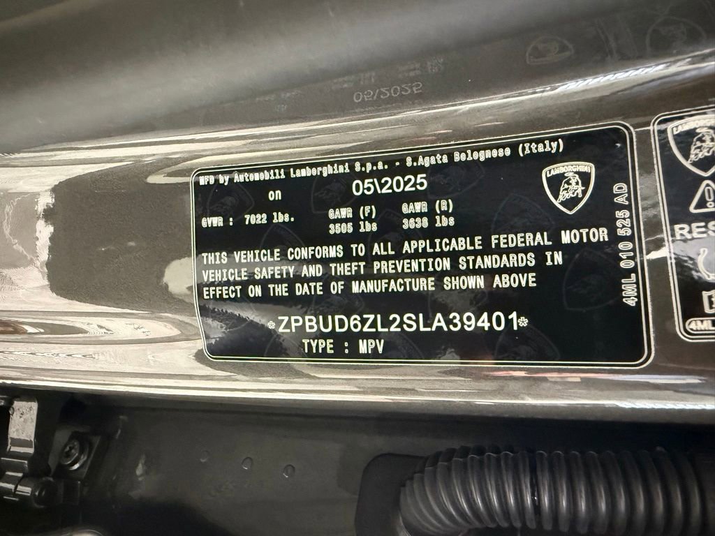 Used 2025 Lamborghini Urus SE image 29