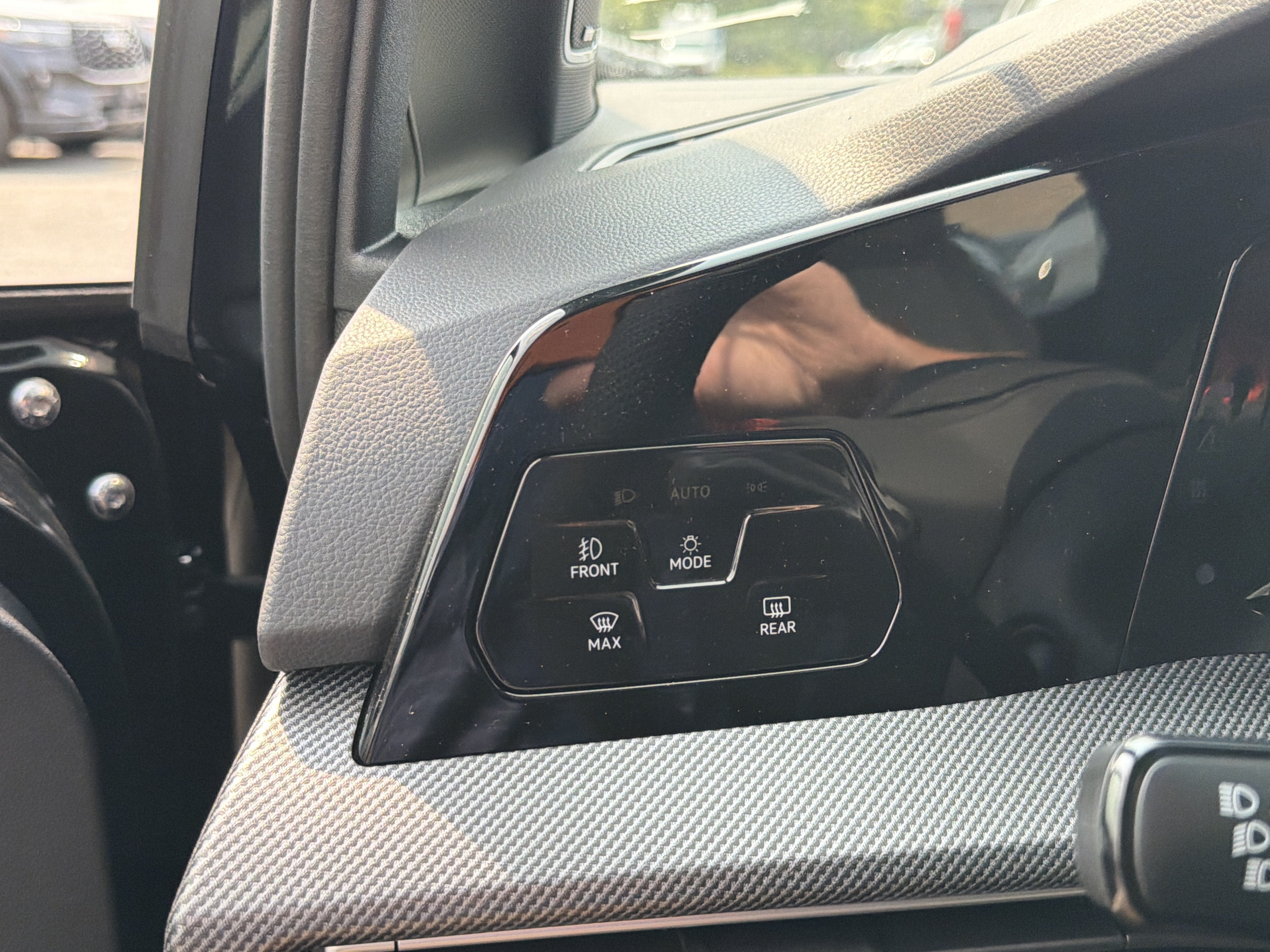 New 2026 Volkswagen GTI SE FWD image 15