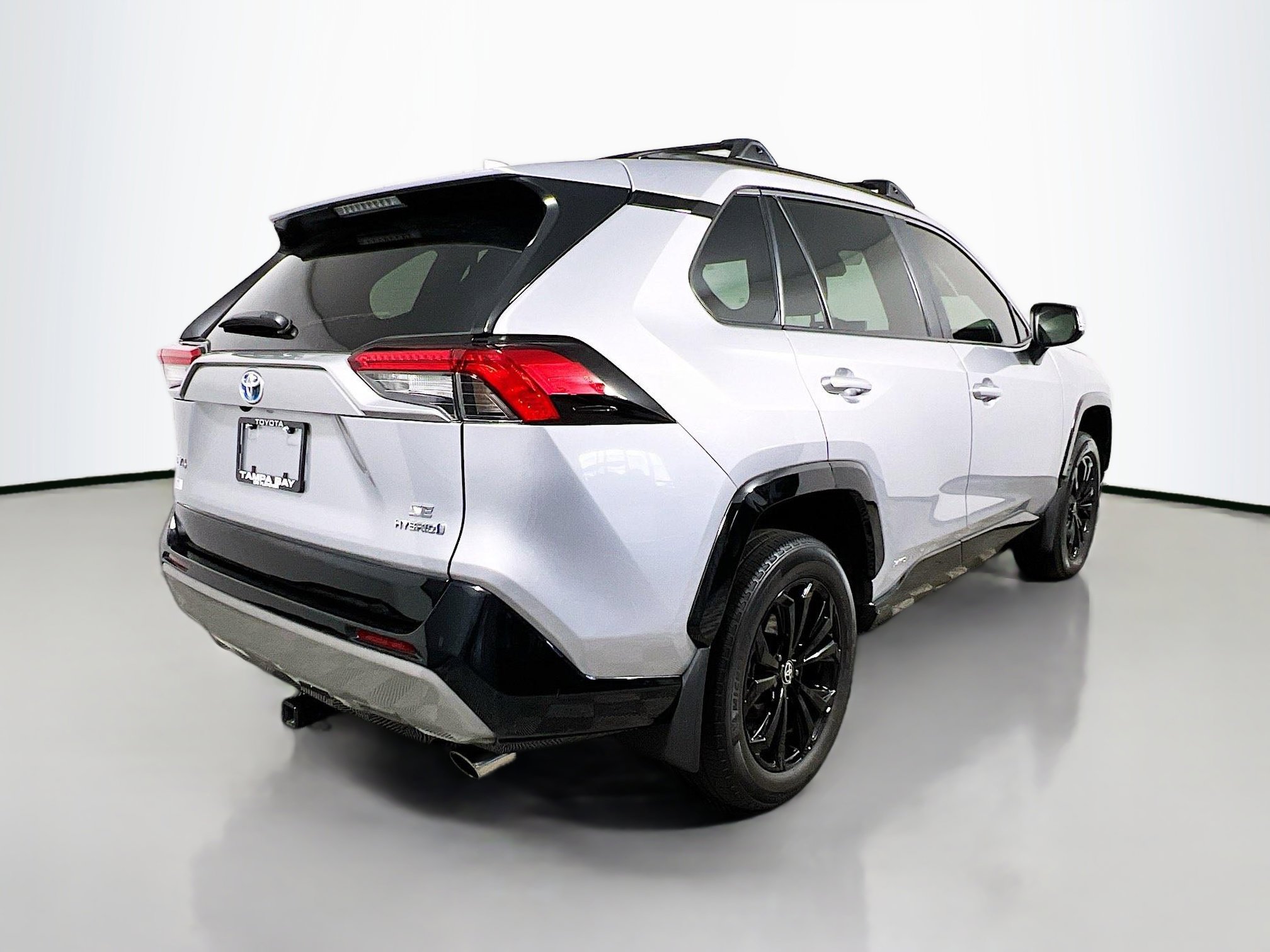 Used 2024 Toyota RAV4 SE AWD/4WD image 4