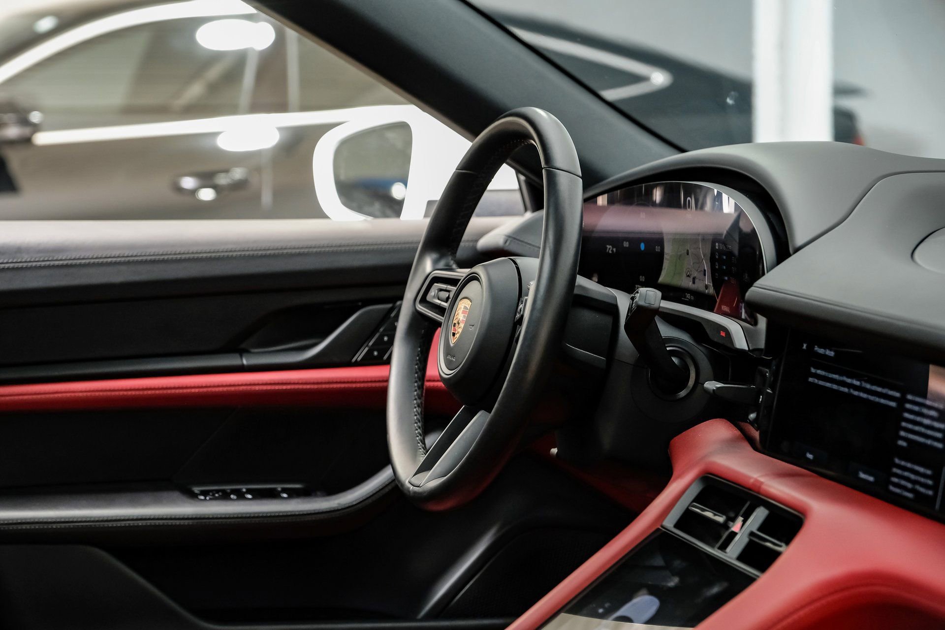 Used 2023 Porsche Taycan image 18