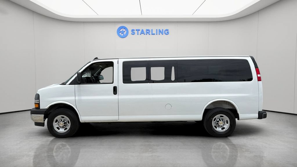 Certified 2025 Chevrolet Express 3500 LT w/ LT Preferred Equipment Group RWD image 3