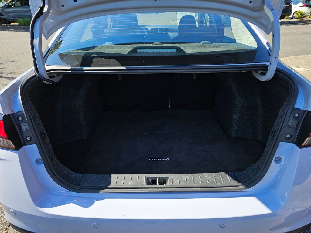 Certified 2023 Nissan Versa SR w/ Trunk Package FWD image 11