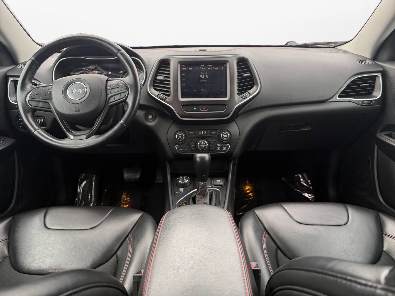 Used 2019 Jeep Cherokee Trailhawk w/ Cold Weather Group AWD/4WD image 11