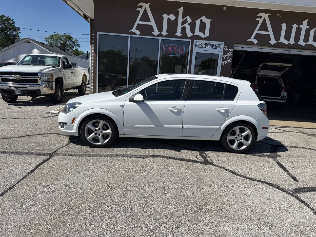 Used 2008 Saturn Astra XR w/ Premium Trim Package FWD image 6