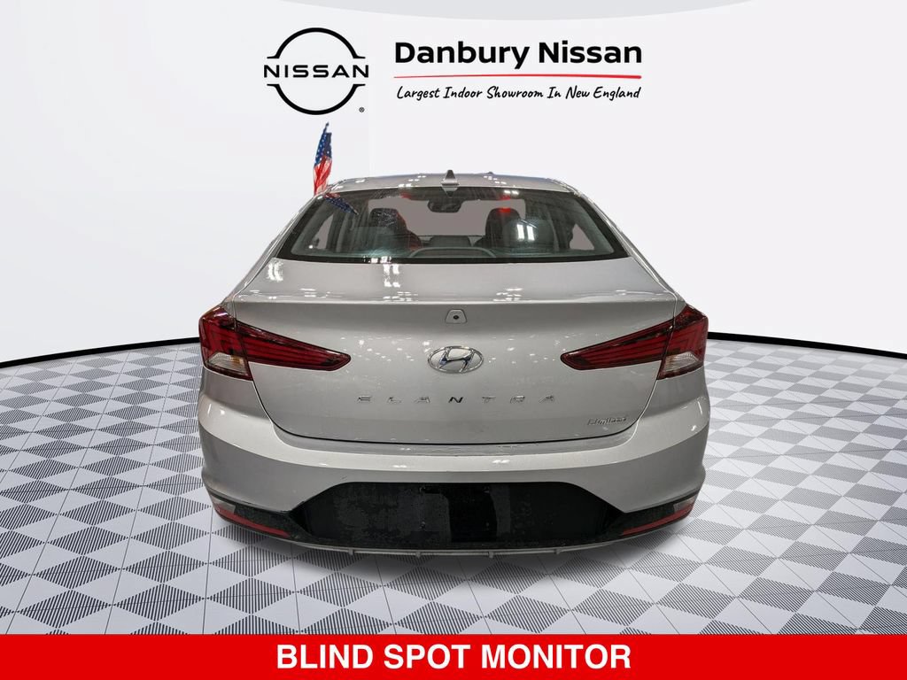 Used 2020 Hyundai Elantra Limited w/ Cargo Package (C1) FWD image 4