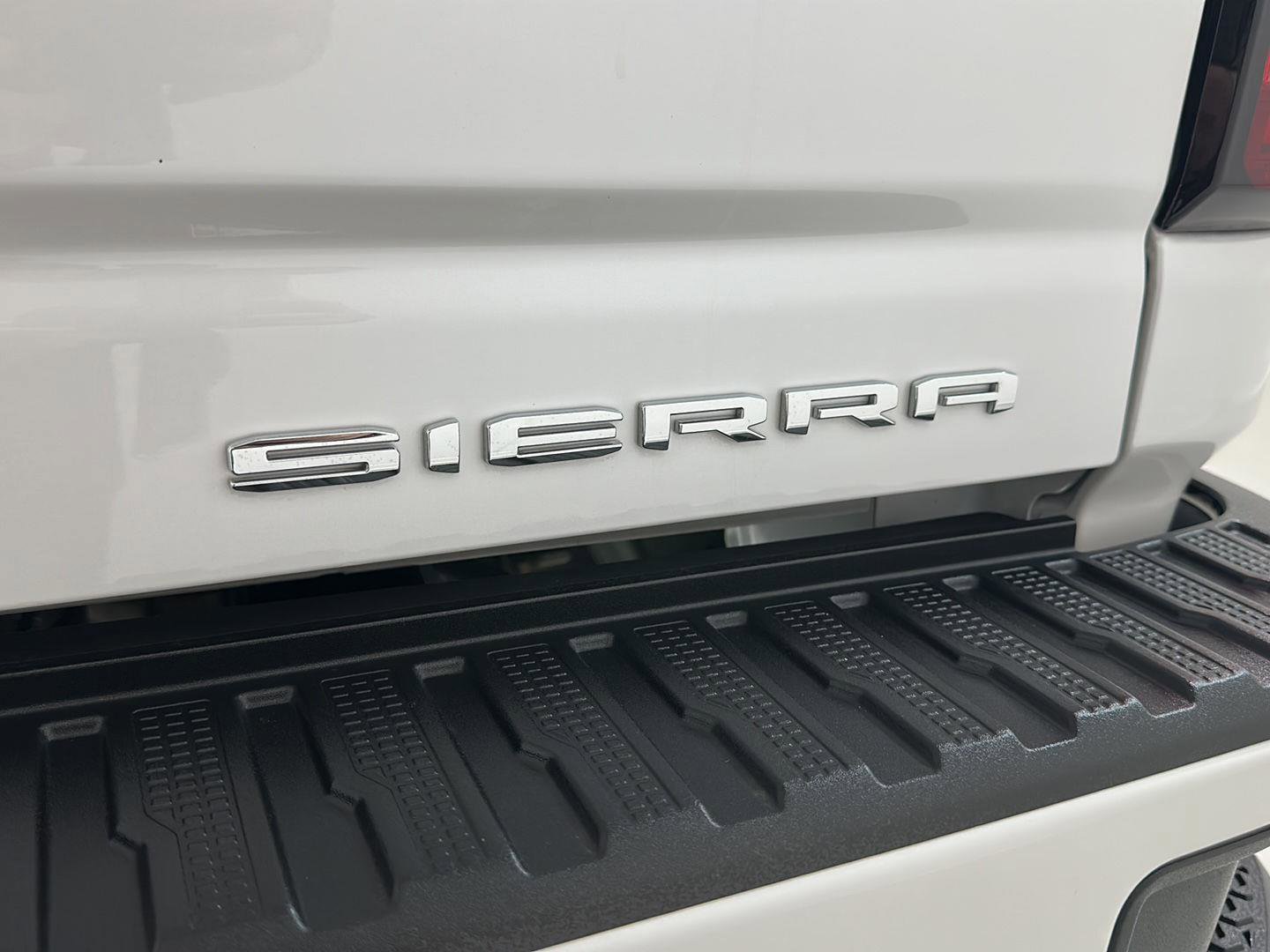 Used 2022 GMC Sierra 3500 Denali w/ Denali Ultimate Package image 13