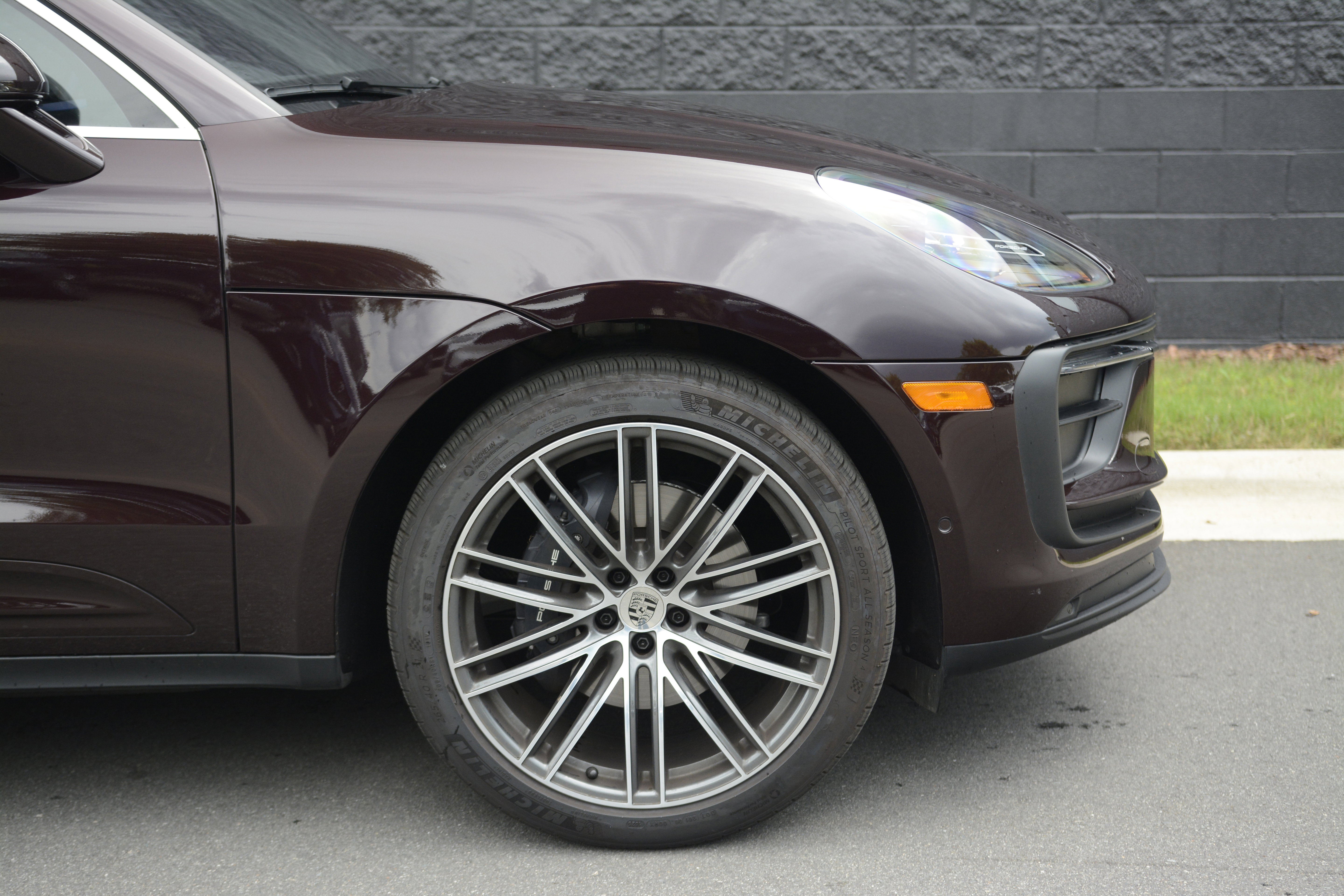 Certified 2026 Porsche Macan AWD/4WD image 11