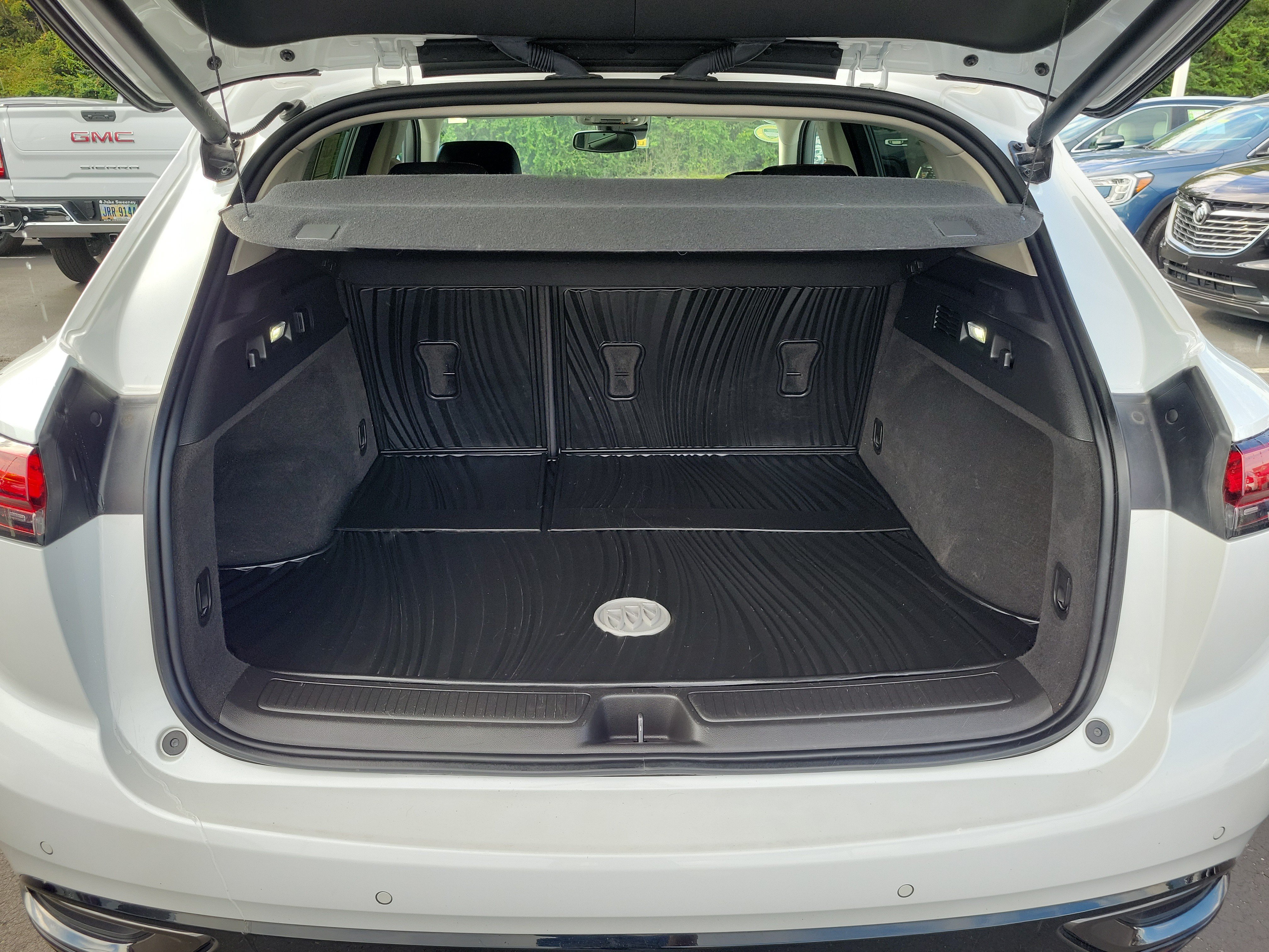 Used 2023 Buick Envision Essence w/ Sport Touring Package AWD/4WD image 7