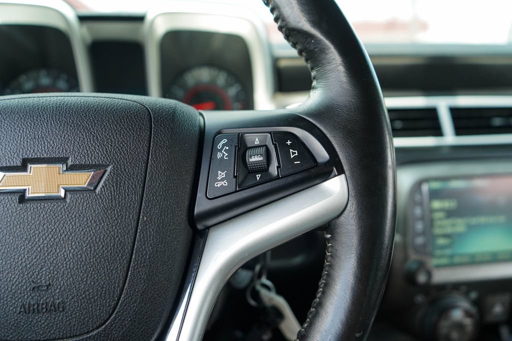 Used 2015 Chevrolet Camaro LT RWD image 26