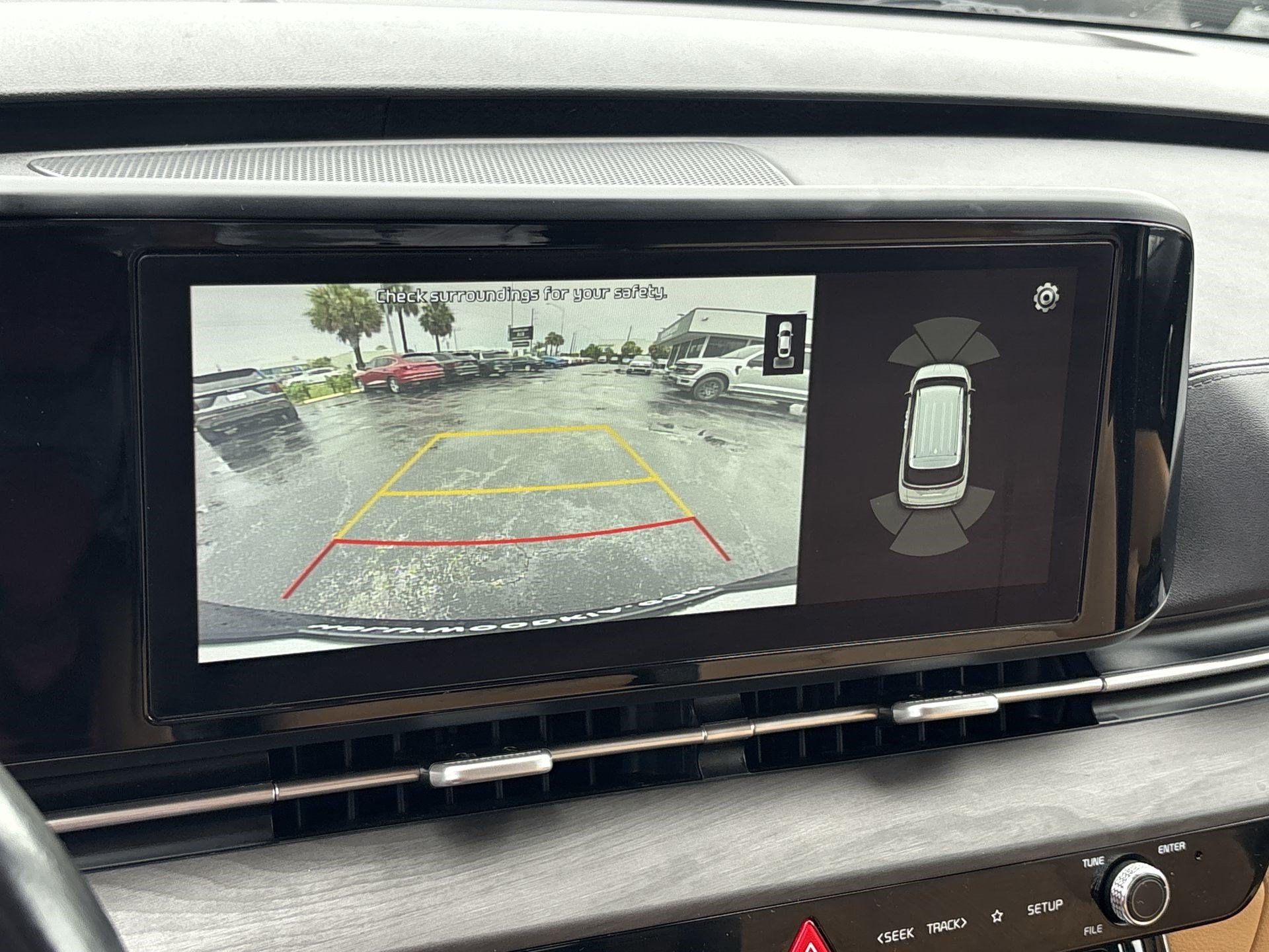 Used 2022 Kia Carnival EX FWD image 21