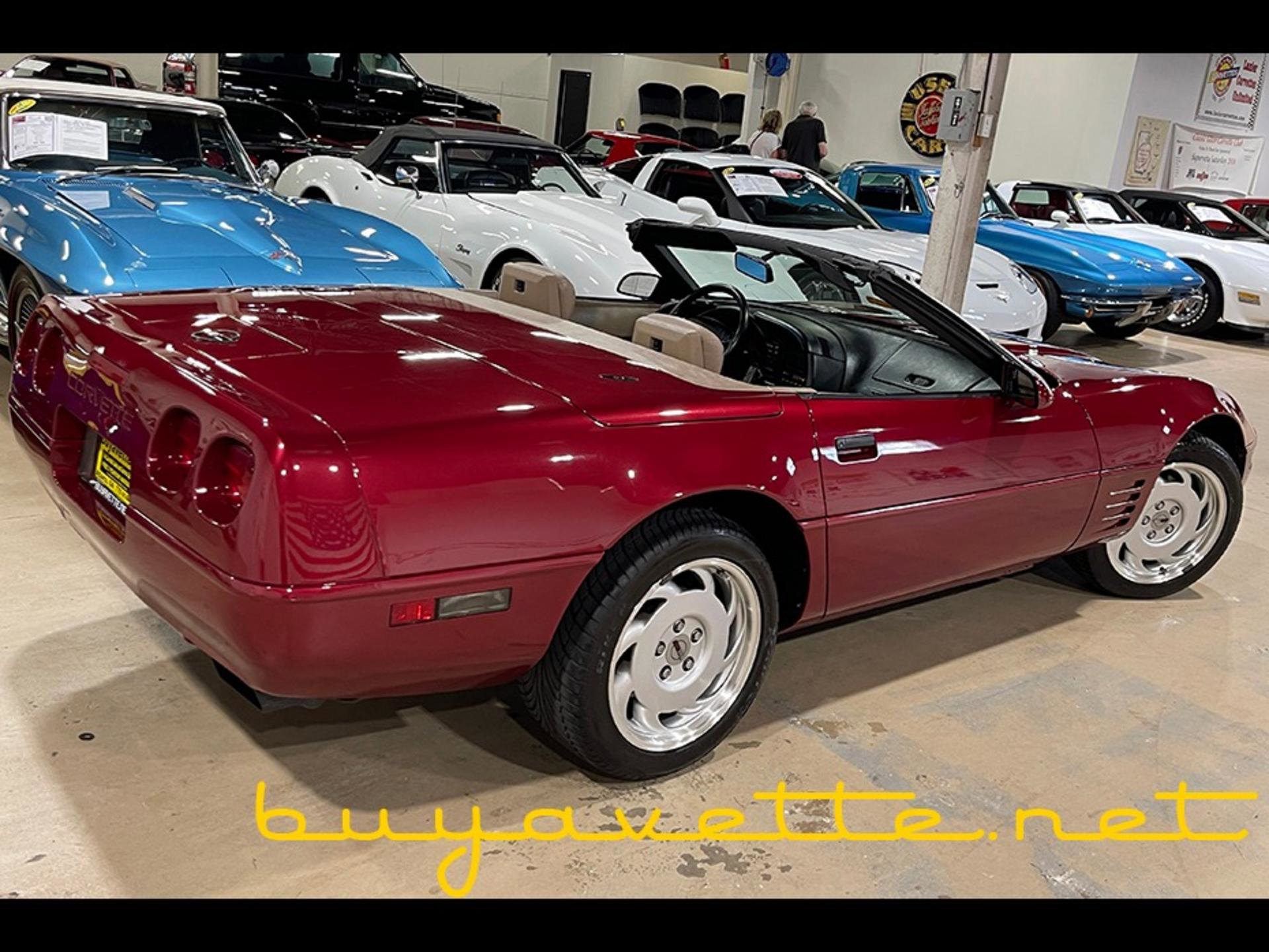 Used 1992 Chevrolet Corvette Convertible image 4
