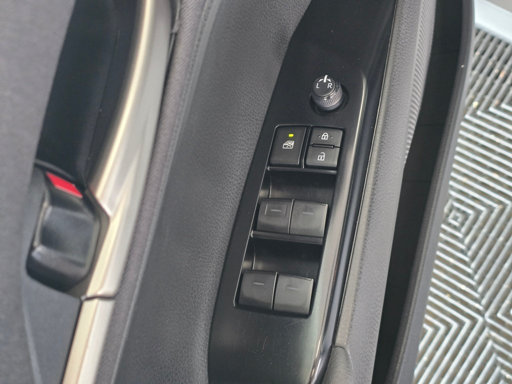 Used 2025 Toyota Camry LE FWD image 21
