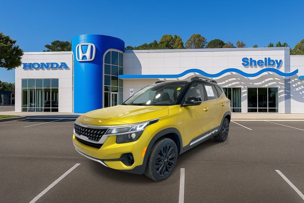 Used 2022 Kia Seltos Nightfall Edition image 4