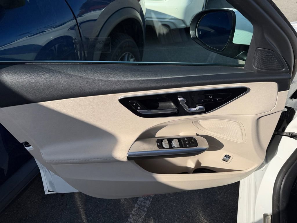 Used 2025 Mercedes-Benz C 300 Sedan image 12