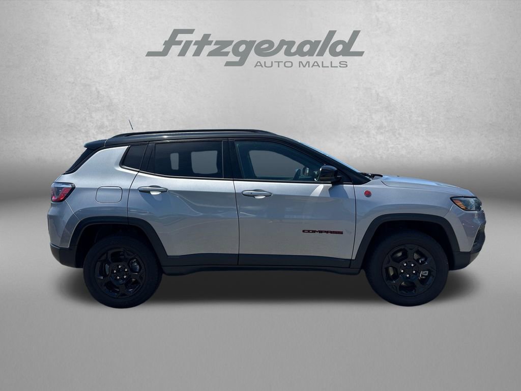 Used 2024 Jeep Compass Trailhawk AWD/4WD image 8