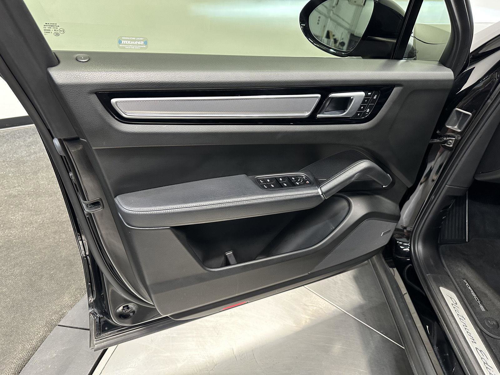 Used 2022 Porsche Cayenne Platinum Edition image 15