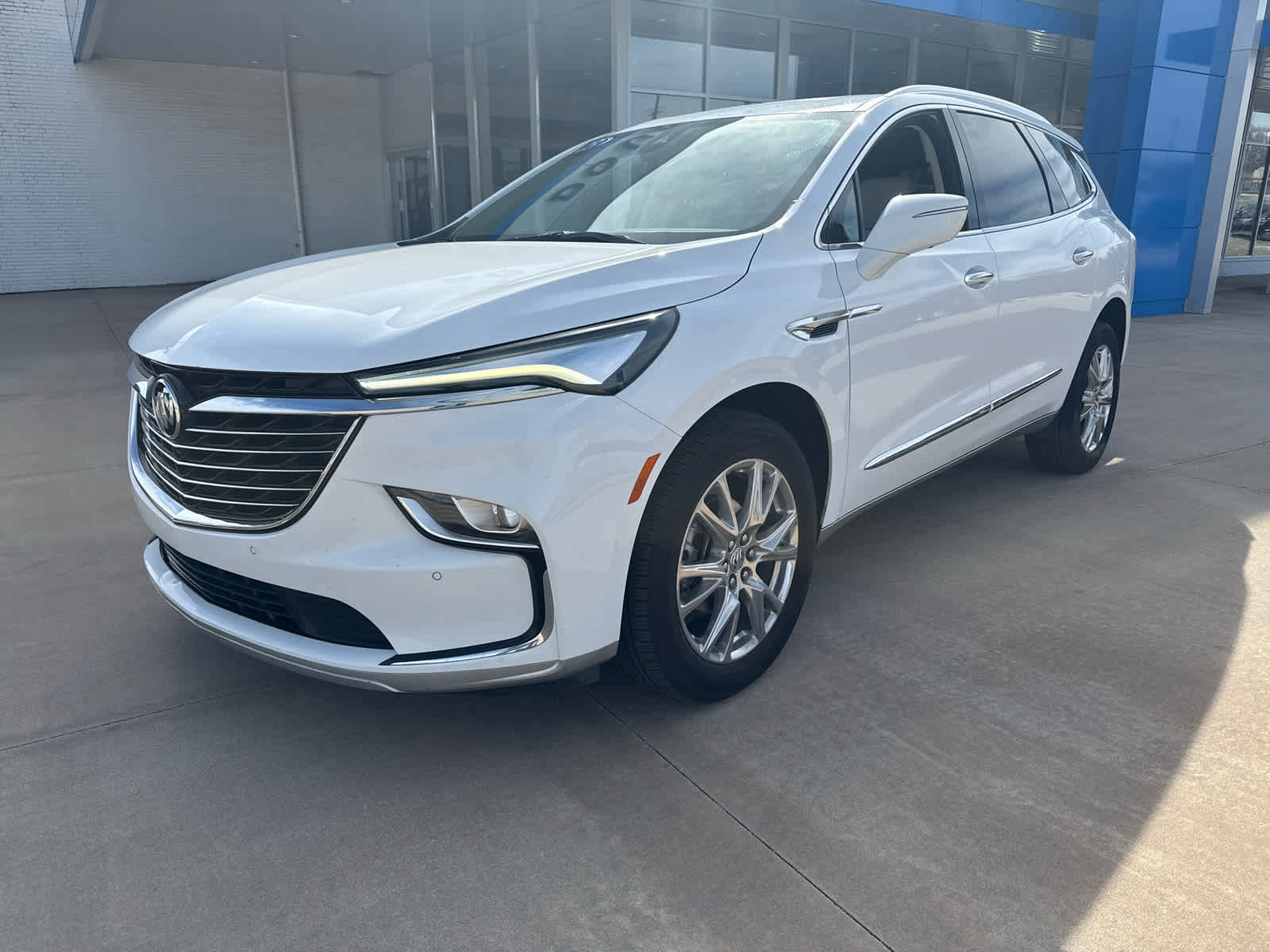 Used 2023 Buick Enclave Essence w/ Experience Buick Package image 3