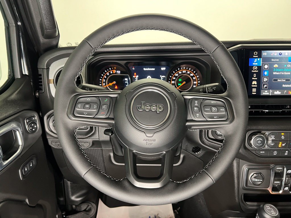 New 2026 Jeep Gladiator Sport AWD/4WD image 12