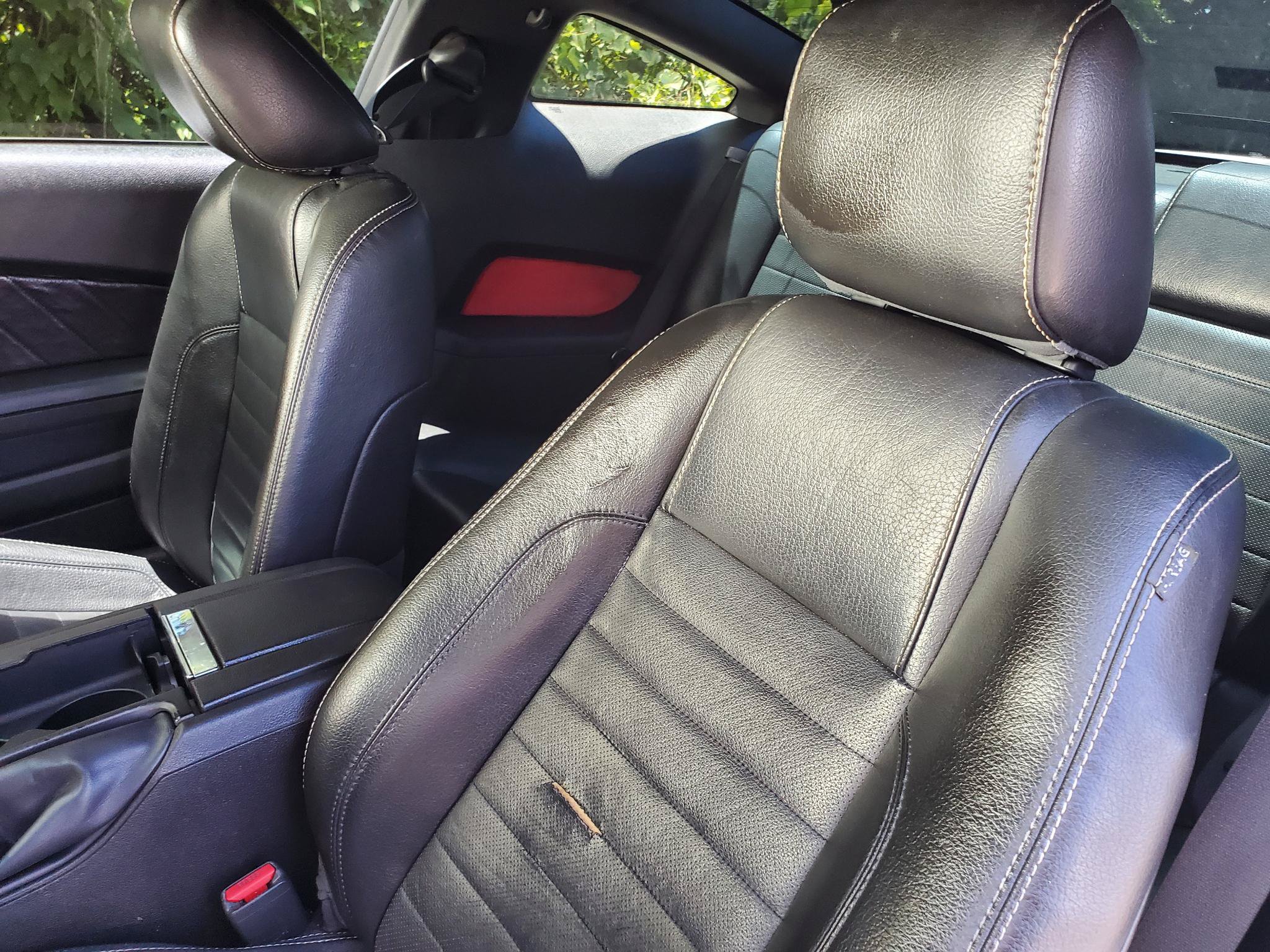 Used 2010 Ford Mustang GT Premium RWD image 22