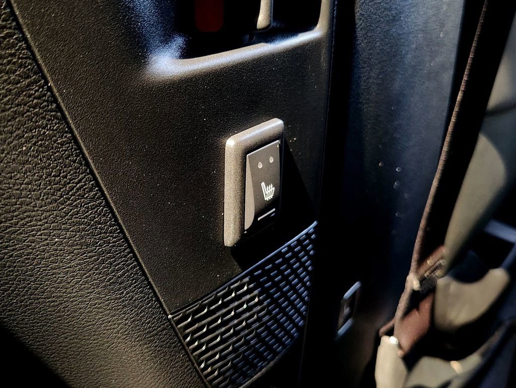 New 2026 Chrysler Pacifica Limited w/ Uconnect Theater Family Group image 33