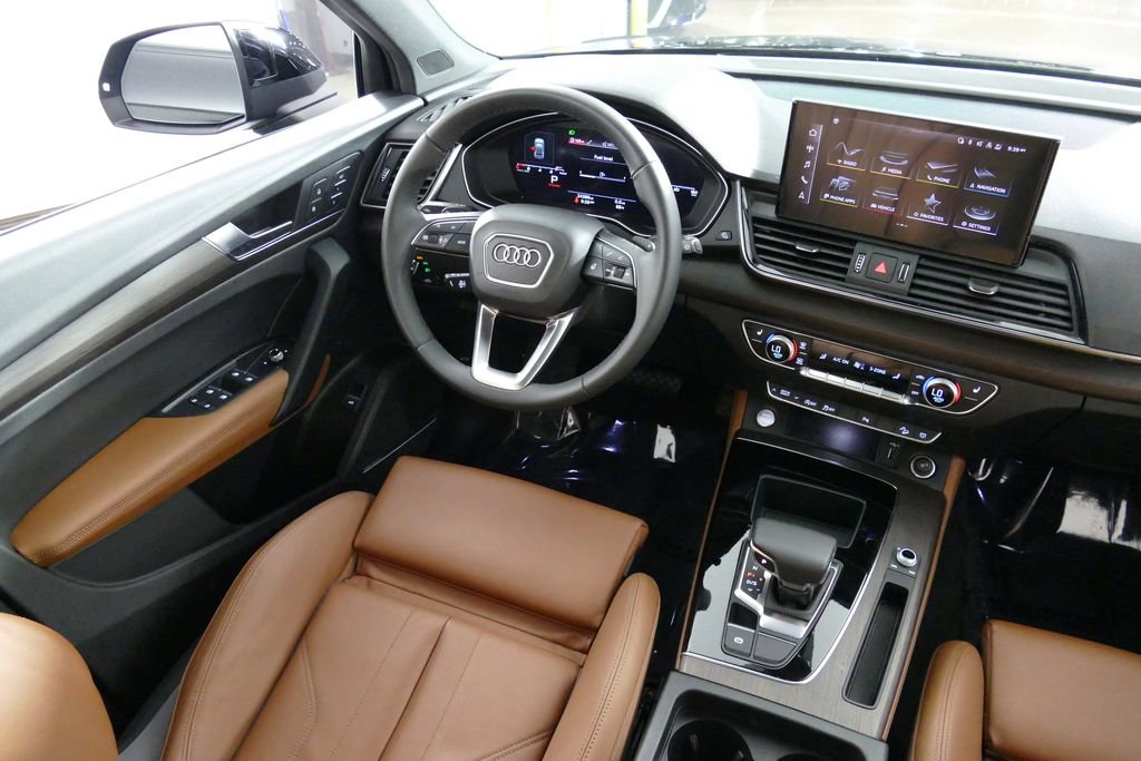 Used 2023 Audi Q5 2.0T Premium Plus w/ Premium Plus Package AWD/4WD image 17