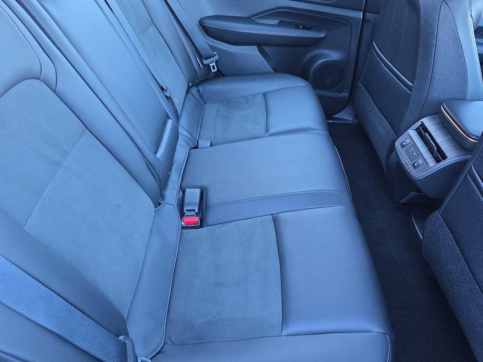 Used 2023 Nissan Ariya EMPOWER+ image 17