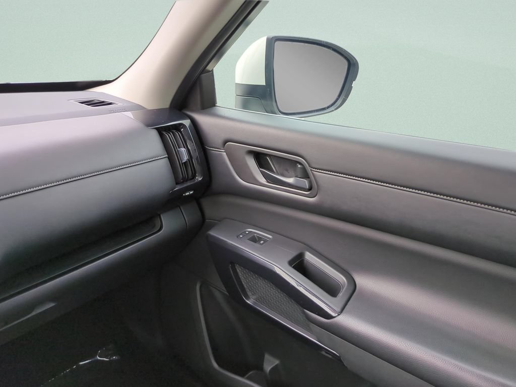 Certified 2024 Nissan Pathfinder SV FWD image 14