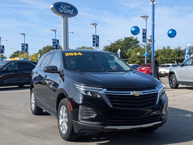 Used 2024 Chevrolet Equinox LT AWD/4WD image 2