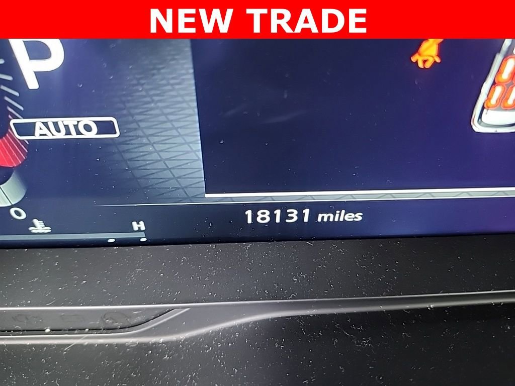 Used 2024 Nissan Pathfinder Platinum w/ Cargo Package image 6