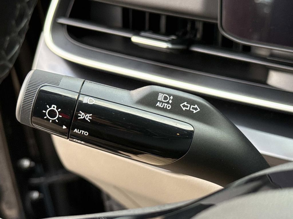 Used 2026 Kia Carnival image 38