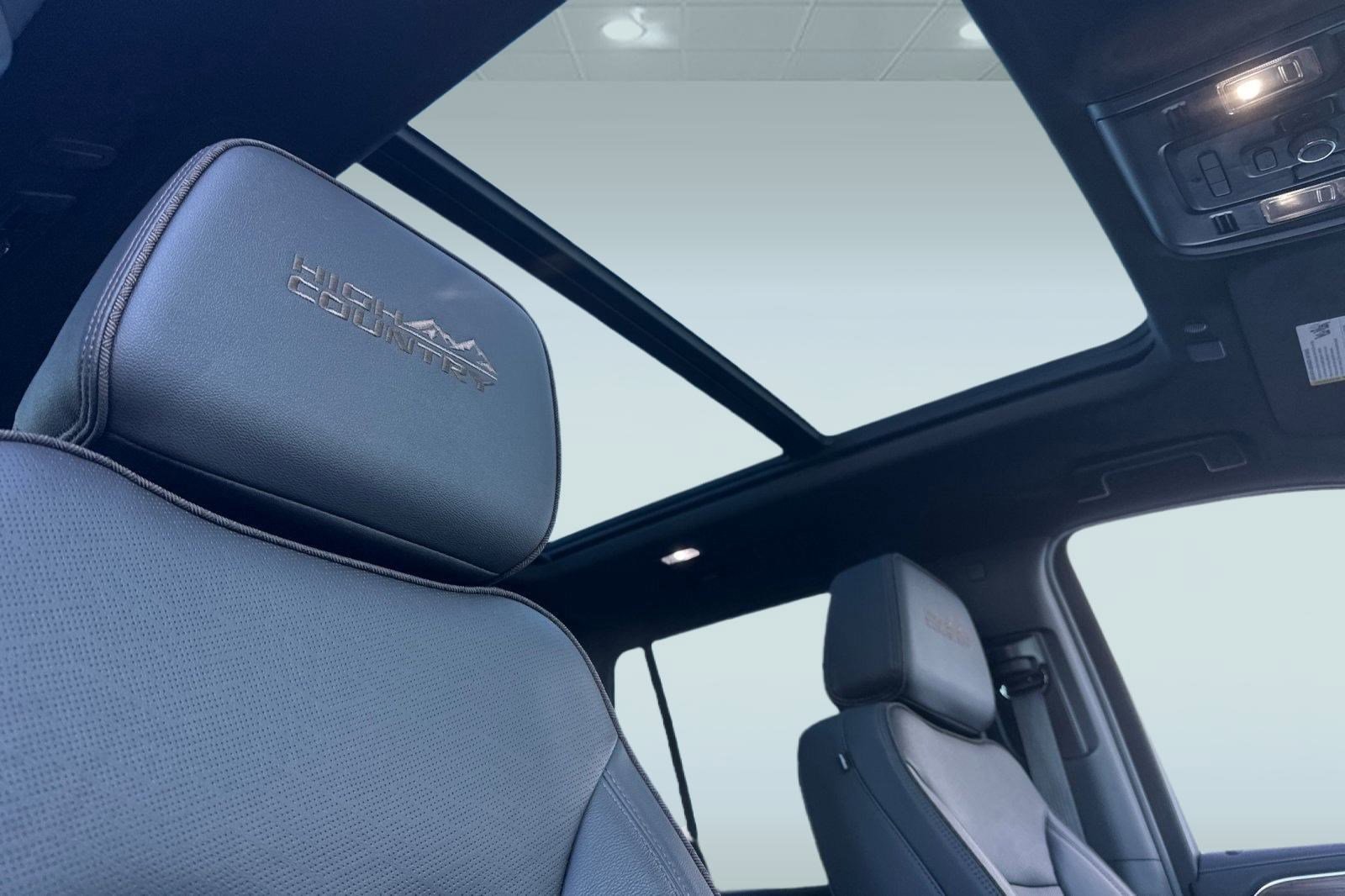 Used 2023 Chevrolet Tahoe High Country image 14