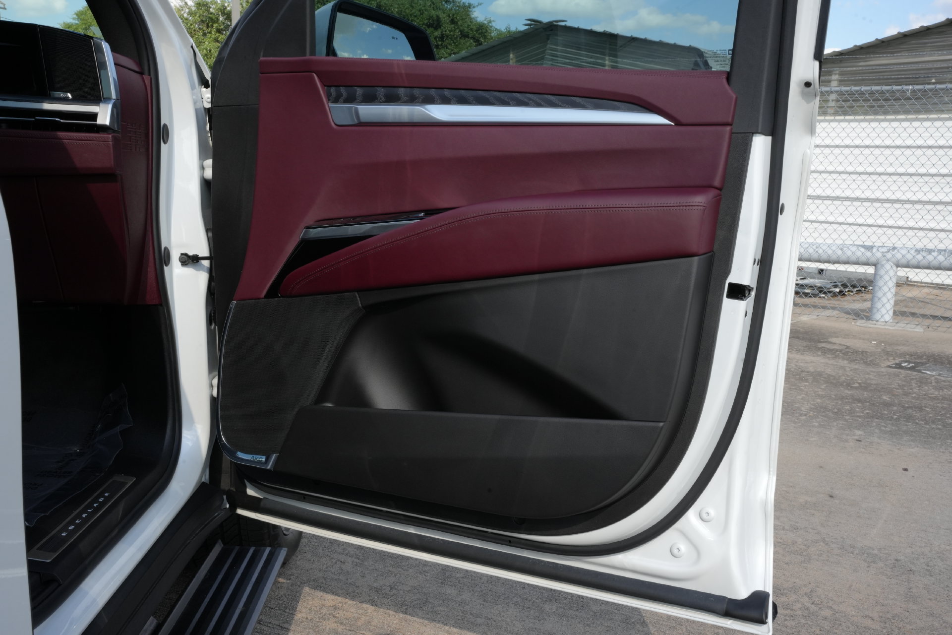 Used 2025 Cadillac Escalade Sport w/ Touring Package AWD/4WD image 28