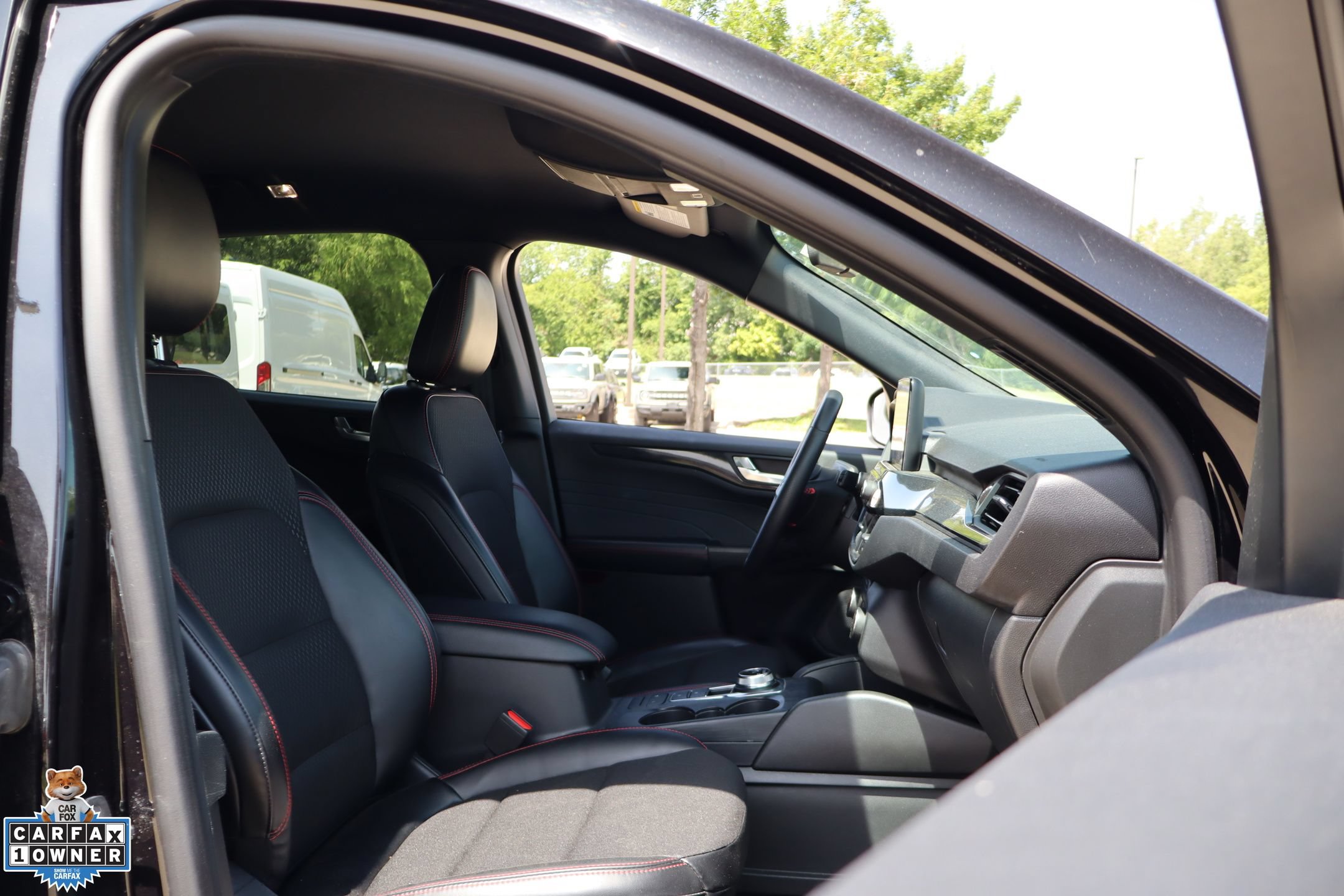 Used 2025 Ford Escape ST-Line Select AWD/4WD image 29