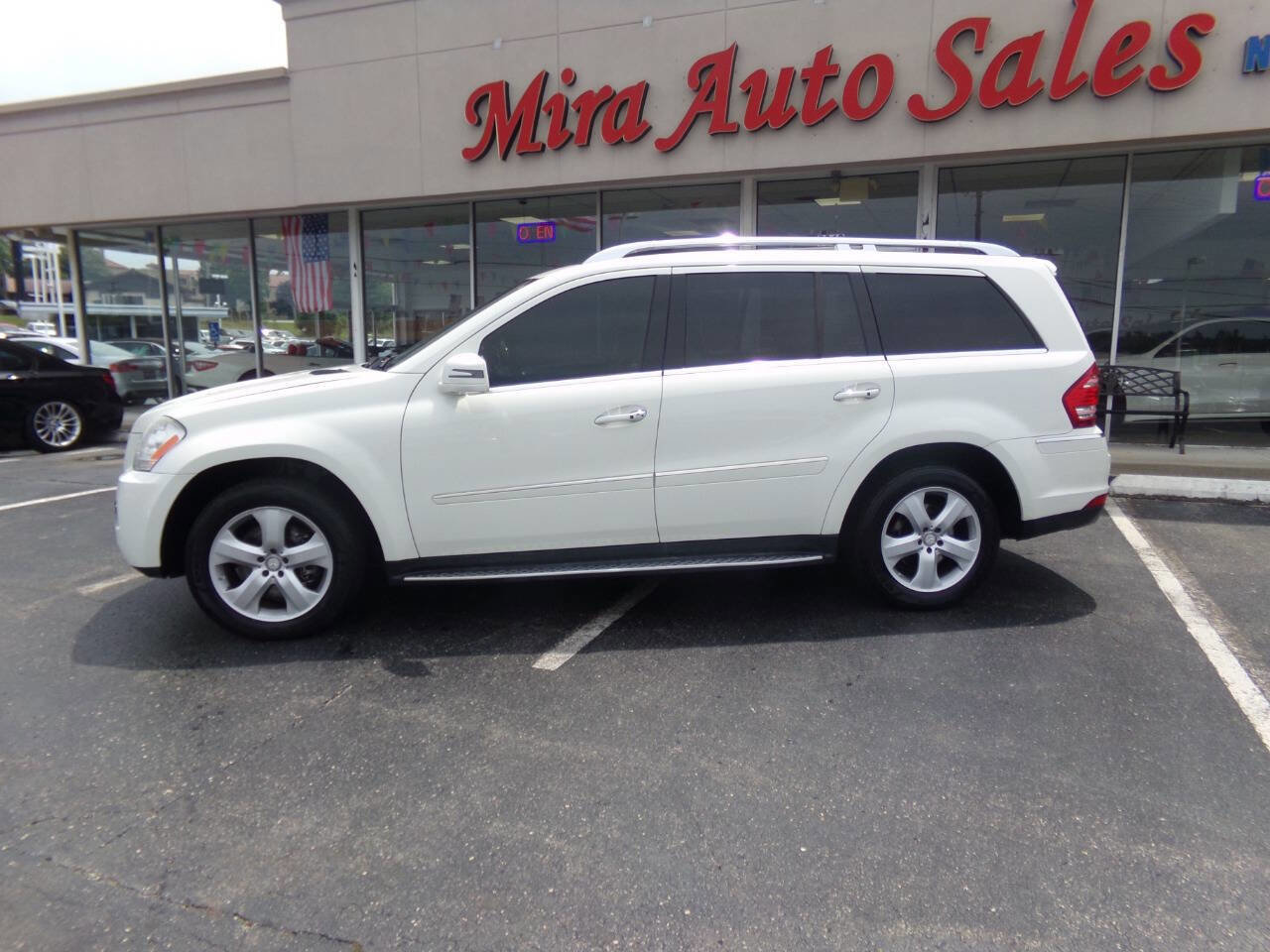 Used 2012 Mercedes-Benz GL 450 4MATIC image 2