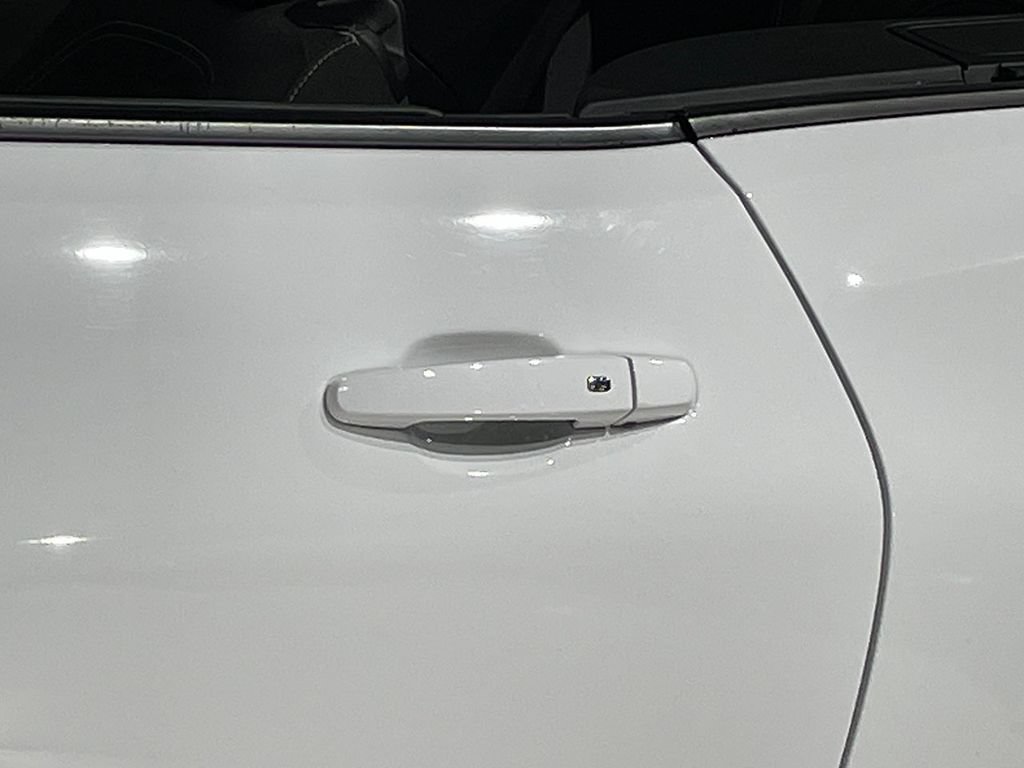 Used 2019 Chevrolet Camaro LT RWD image 15