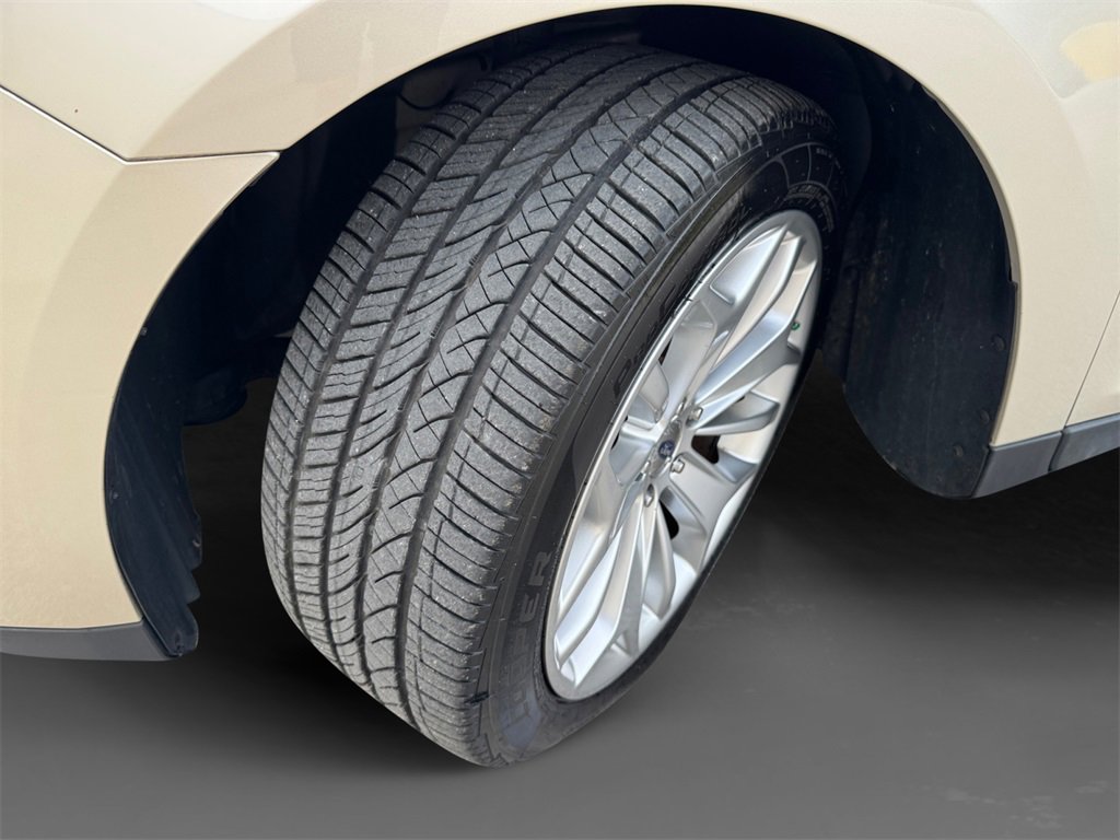 Used 2018 Ford Taurus Limited w/ Driver Assist Package image 10