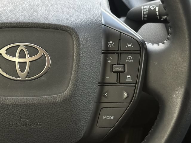 Used 2025 Toyota Prius LE FWD image 14