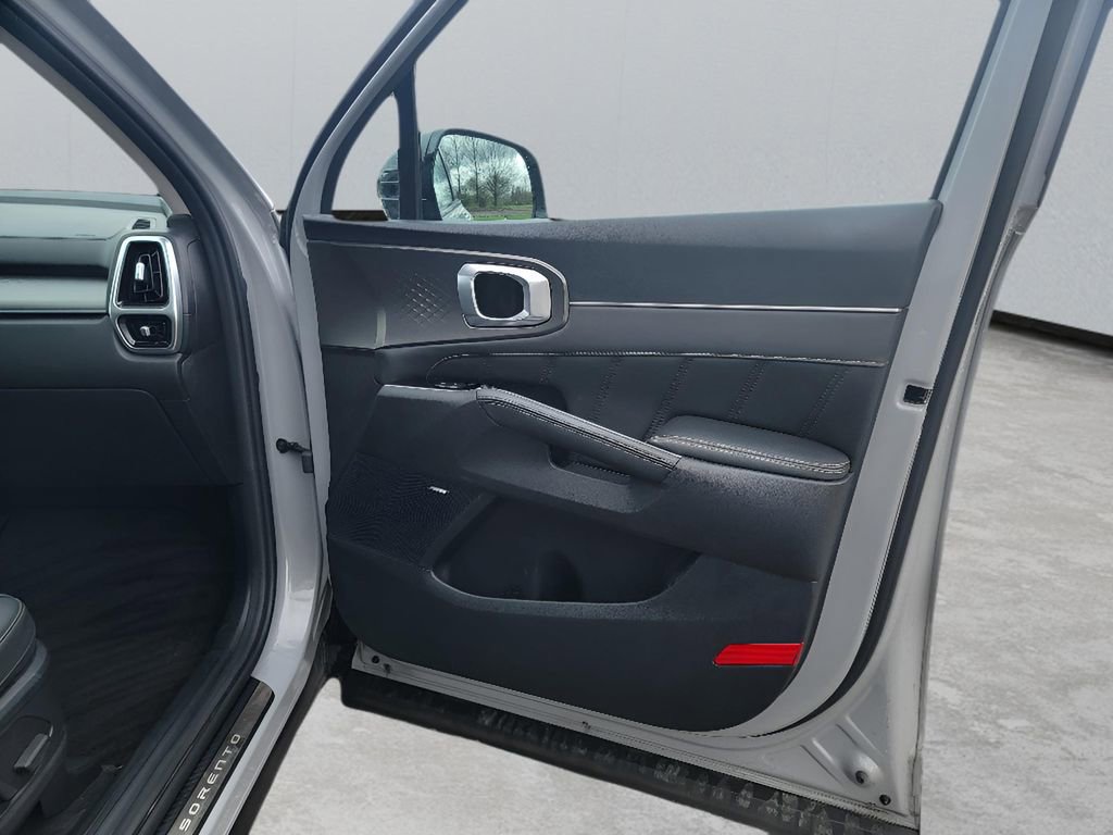 Used 2023 Kia Sorento SX AWD/4WD image 36