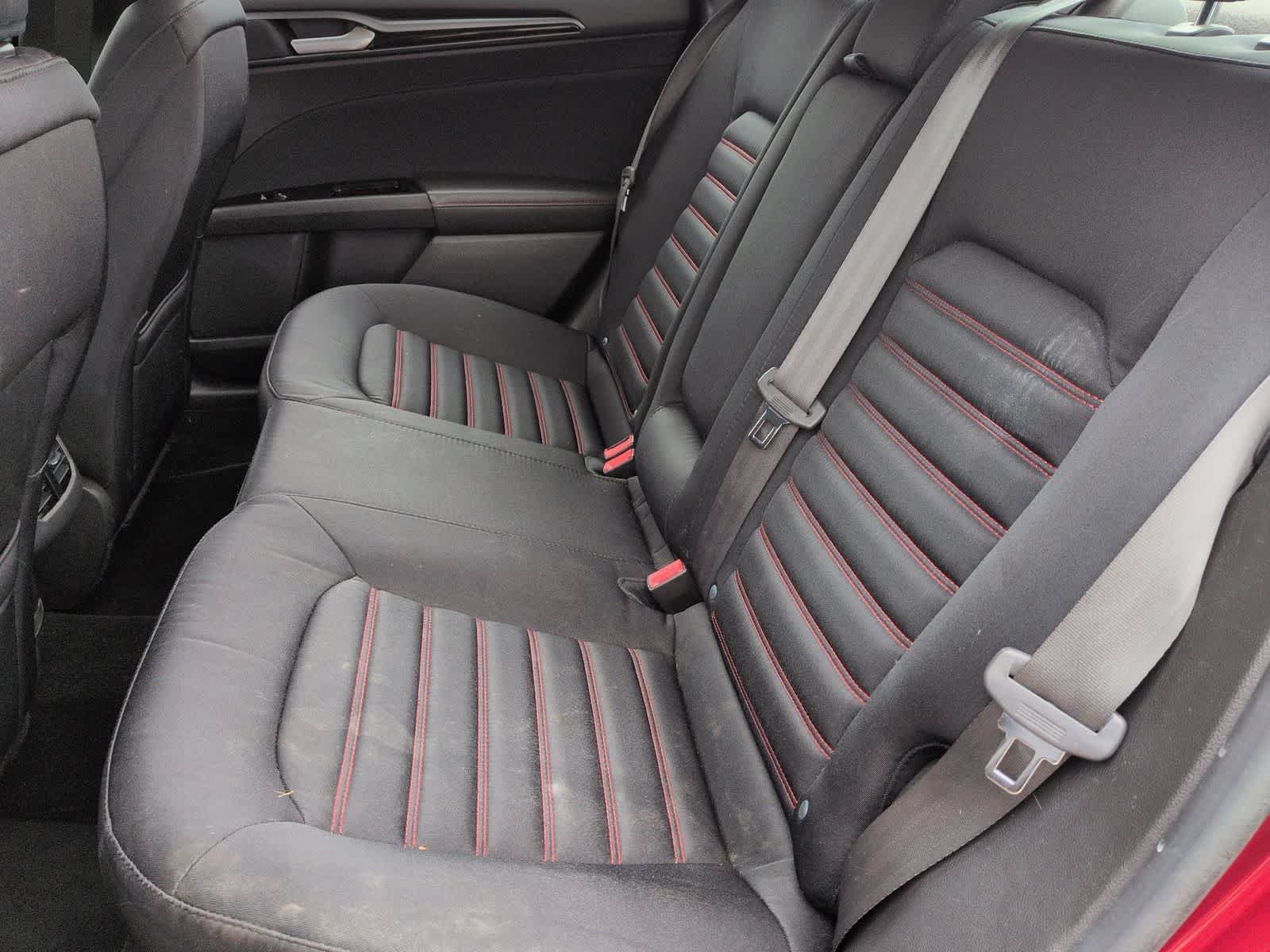 Used 2016 Ford Fusion SE FWD image 19