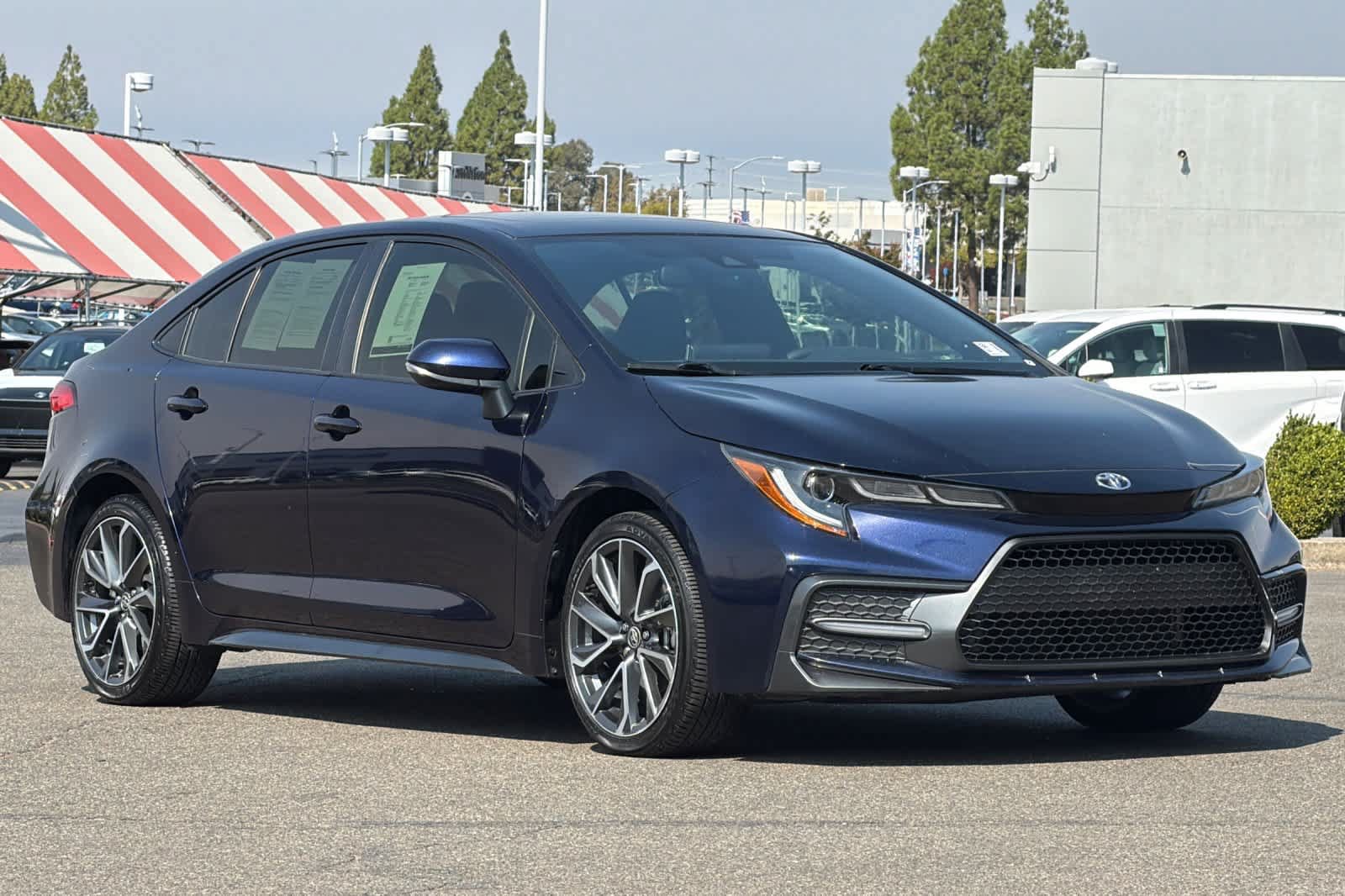 Used 2021 Toyota Corolla SE w/ SE Premium Package FWD image 5