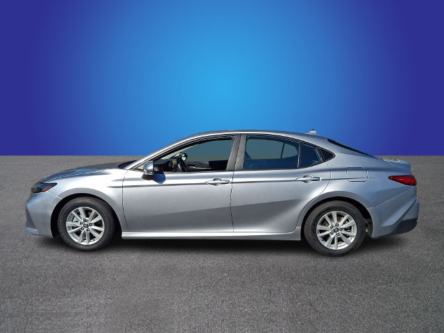 Used 2025 Toyota Camry LE FWD image 7